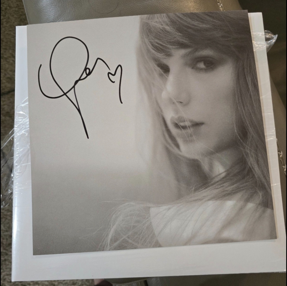 TTPD Taylor Swift signed vinyl with heart *trade preferred*